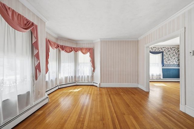 11 Hampshire St, Everett, MA 02149