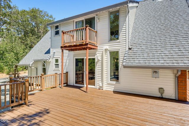 3806 Jumpoff Joe Creek Road, Grants Pass, OR 97526