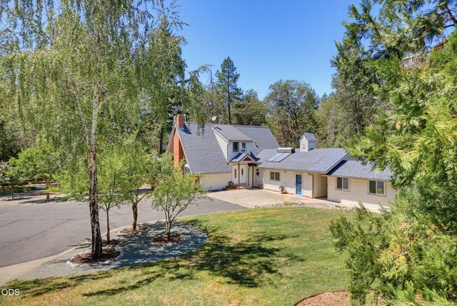 3806 Jumpoff Joe Creek Road, Grants Pass, OR 97526