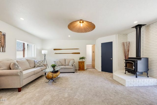 3806 Jumpoff Joe Creek Road, Grants Pass, OR 97526