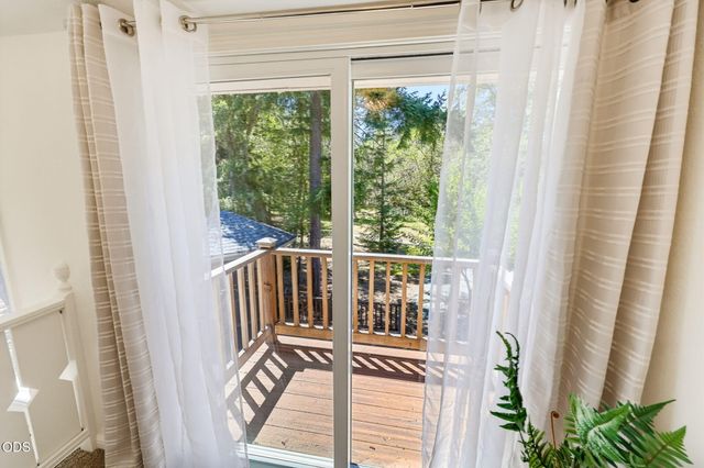 3806 Jumpoff Joe Creek Road, Grants Pass, OR 97526