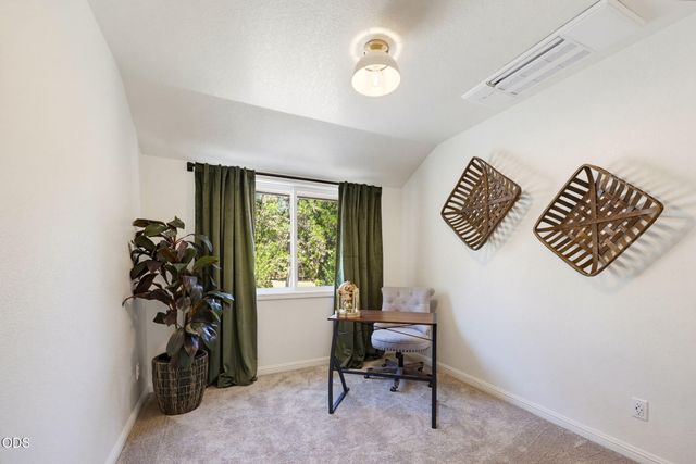 3806 Jumpoff Joe Creek Road, Grants Pass, OR 97526
