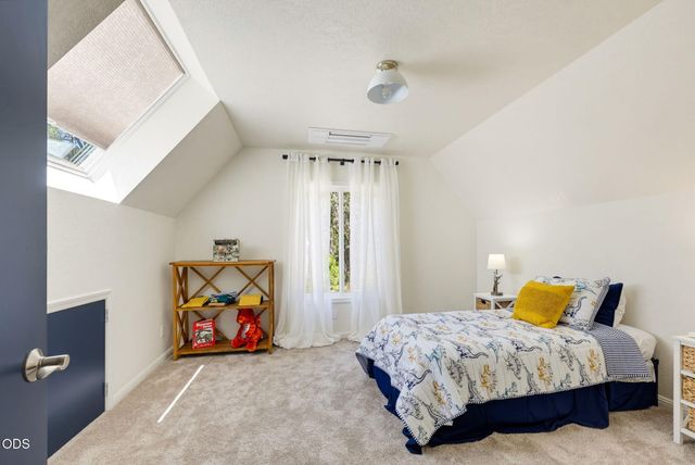 3806 Jumpoff Joe Creek Road, Grants Pass, OR 97526