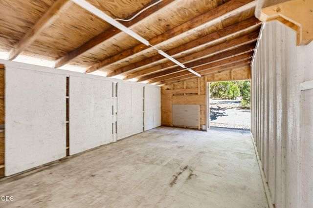 3806 Jumpoff Joe Creek Road, Grants Pass, OR 97526