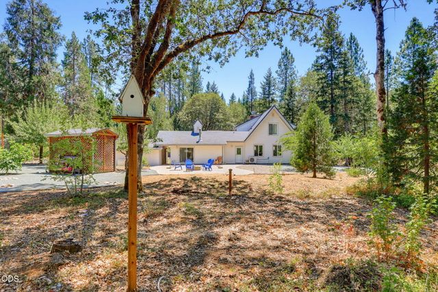 3806 Jumpoff Joe Creek Road, Grants Pass, OR 97526