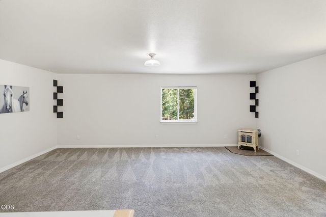 3806 Jumpoff Joe Creek Road, Grants Pass, OR 97526