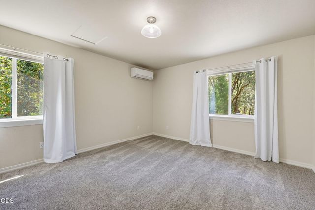 3806 Jumpoff Joe Creek Road, Grants Pass, OR 97526