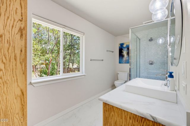 3806 Jumpoff Joe Creek Road, Grants Pass, OR 97526