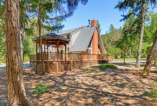 3806 Jumpoff Joe Creek Road, Grants Pass, OR 97526