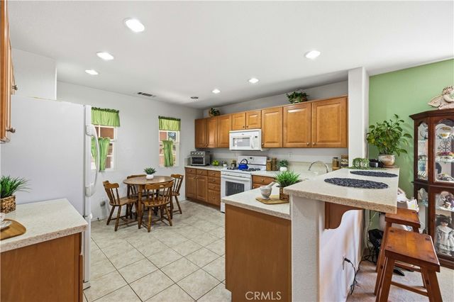 3124 E Newgrove, Lancaster, CA 93535