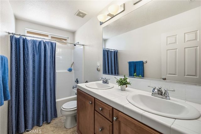 3124 E Newgrove, Lancaster, CA 93535