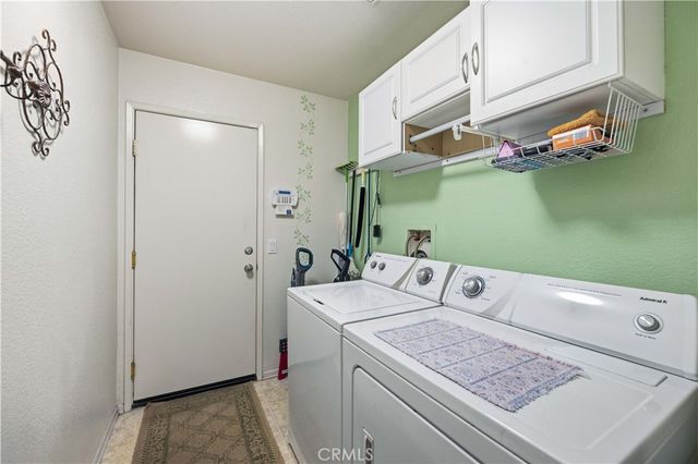 3124 E Newgrove, Lancaster, CA 93535