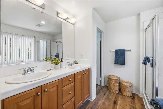 3124 E Newgrove, Lancaster, CA 93535