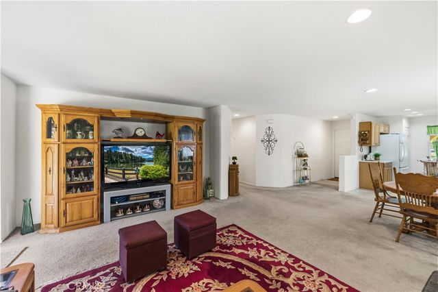 3124 E Newgrove, Lancaster, CA 93535