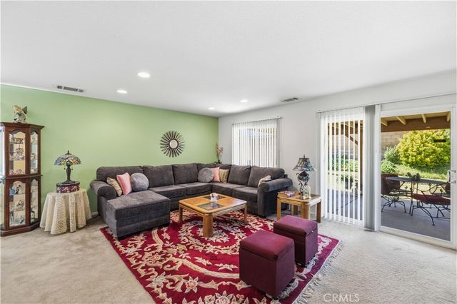 3124 E Newgrove, Lancaster, CA 93535