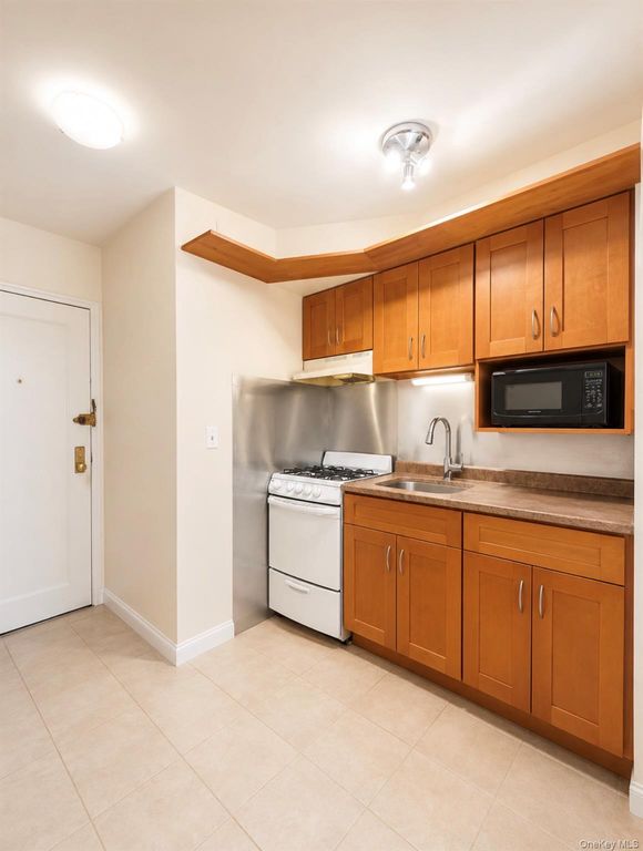 14445 Sanford 2, Flushing, NY 11355 — photo 3