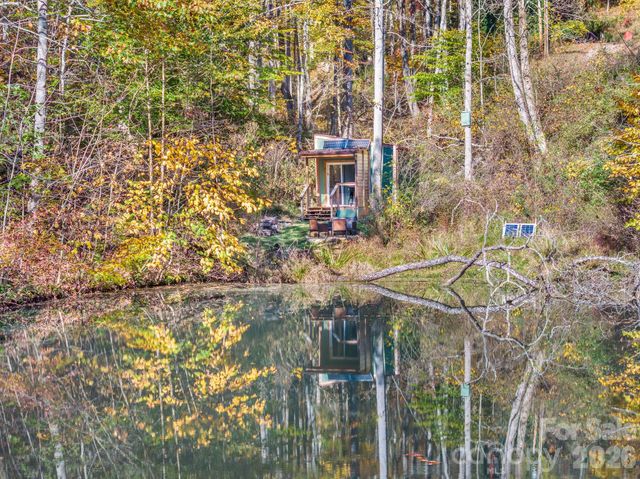 226 Fish Pond Lane, Burnsville, NC 28714