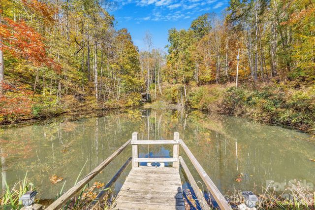226 Fish Pond Lane, Burnsville, NC 28714