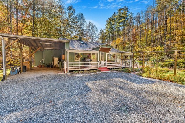 226 Fish Pond Lane, Burnsville, NC 28714
