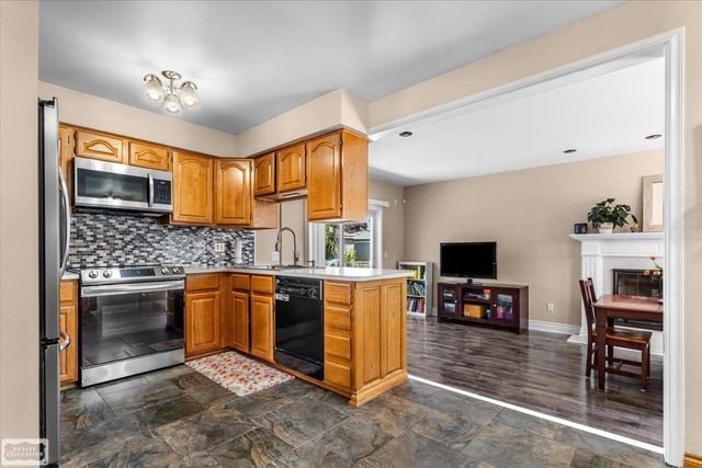 30232 Gloede Drive, Warren, MI 48088