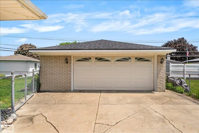 30232 Gloede Drive, Warren, MI 48088