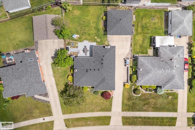 30232 Gloede Drive, Warren, MI 48088