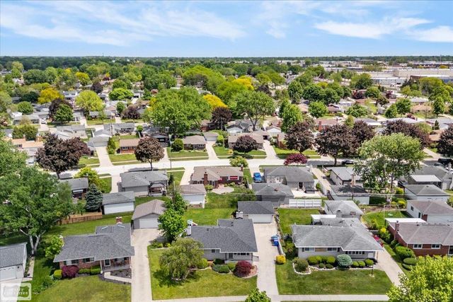 30232 Gloede Drive, Warren, MI 48088