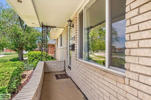 30232 Gloede Drive, Warren, MI 48088