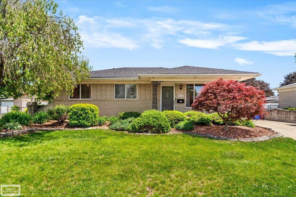 30232 Gloede Drive, Warren, MI 48088
