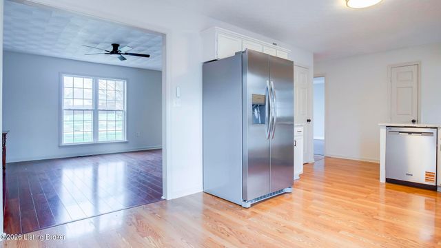 13005 Lavenia Ln, Louisville, KY 40272