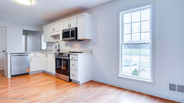 13005 Lavenia Ln, Louisville, KY 40272