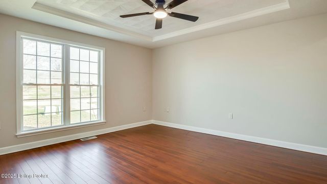 13005 Lavenia Ln, Louisville, KY 40272