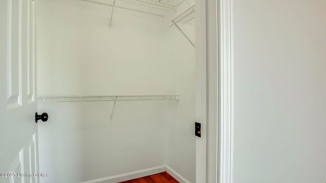 13005 Lavenia Ln, Louisville, KY 40272