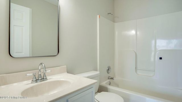 13005 Lavenia Ln, Louisville, KY 40272