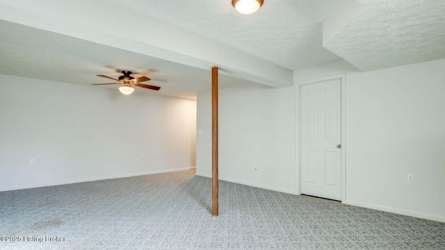 13005 Lavenia Ln, Louisville, KY 40272