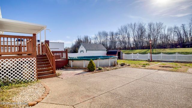 13005 Lavenia Ln, Louisville, KY 40272