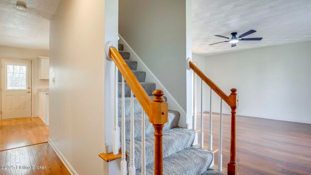 13005 Lavenia Ln, Louisville, KY 40272