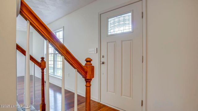 13005 Lavenia Ln, Louisville, KY 40272