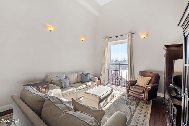 5 Spring Street APT 404, Saratoga Springs, NY 12866