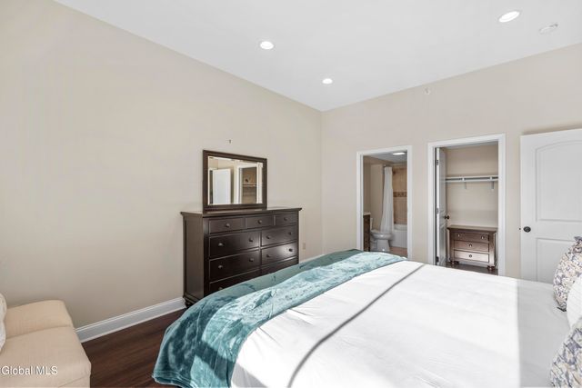 5 Spring Street APT 404, Saratoga Springs, NY 12866