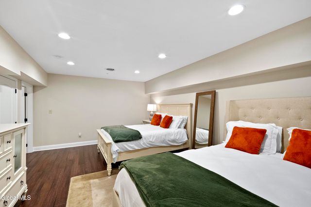 5 Spring Street APT 404, Saratoga Springs, NY 12866