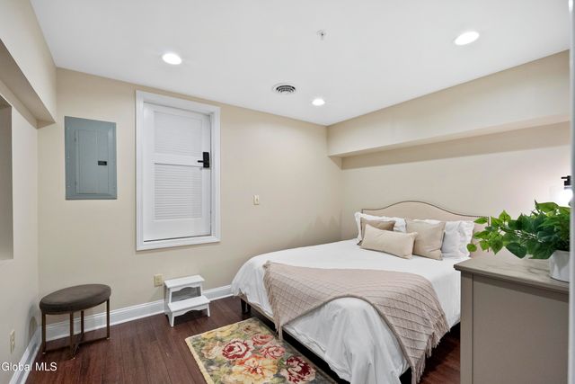 5 Spring Street APT 404, Saratoga Springs, NY 12866