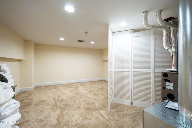 5 Spring Street APT 404, Saratoga Springs, NY 12866