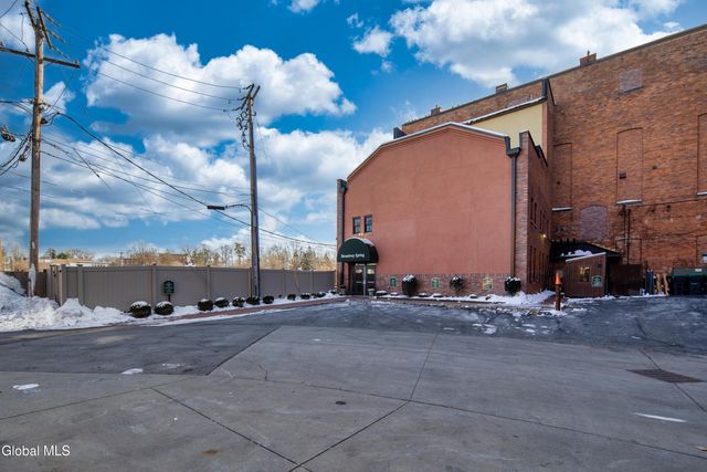 5 Spring Street APT 404, Saratoga Springs, NY 12866