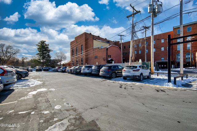 5 Spring Street APT 404, Saratoga Springs, NY 12866