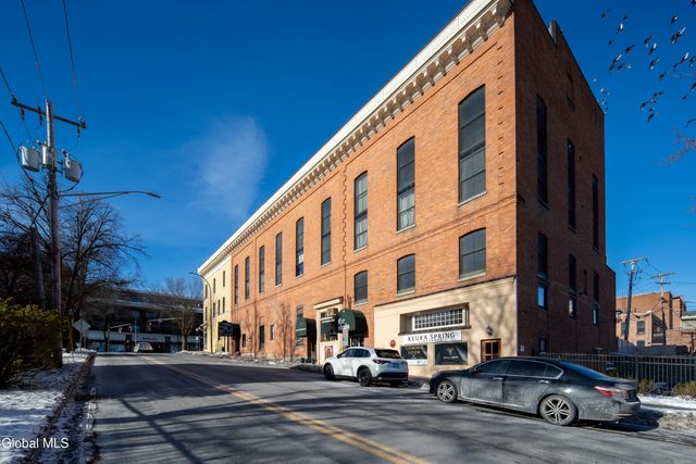 5 Spring Street APT 404, Saratoga Springs, NY 12866