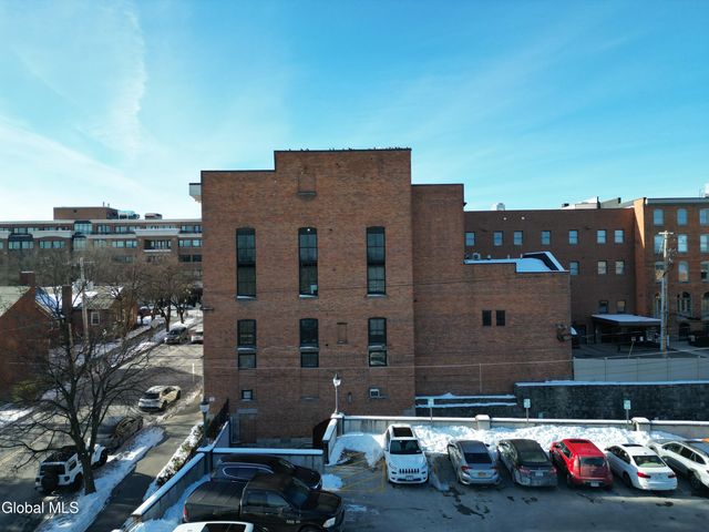 5 Spring Street APT 404, Saratoga Springs, NY 12866