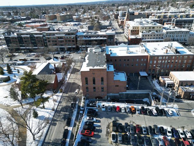 5 Spring Street APT 404, Saratoga Springs, NY 12866