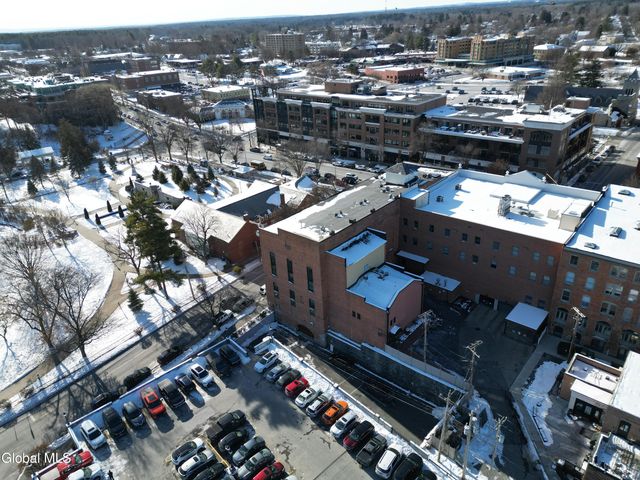 5 Spring Street APT 404, Saratoga Springs, NY 12866