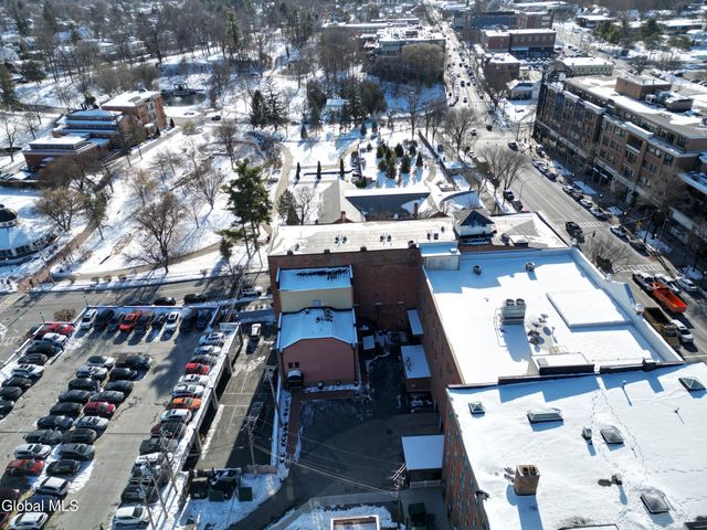 5 Spring Street APT 404, Saratoga Springs, NY 12866